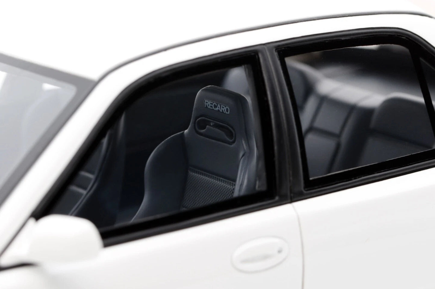 Mitsubishi Lancer EVO3 1995 white Limitiert 1:18 OTTO OT1065 Митсубиши Лансер Ево3 Лимитирана бял