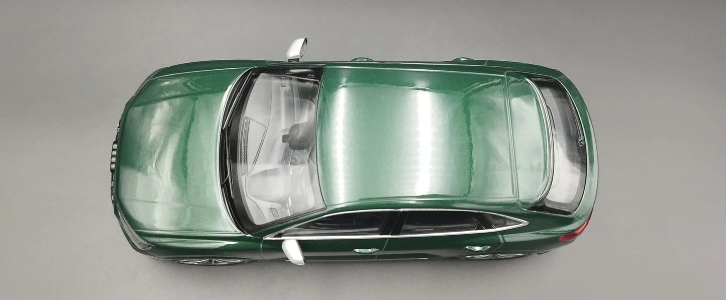 Audi RSQ3 2019 green Limited 1:18 Minichamps 155018102 Ауди РСКУ3 зелен Лимитирана