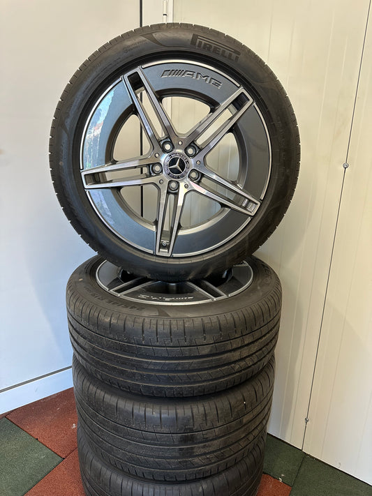 Оригинал като Нови Mercedes E Klasse W214 19 Zoll AMG Мерцедес E класа W214 19 цола AMG летен комплект летни гуми