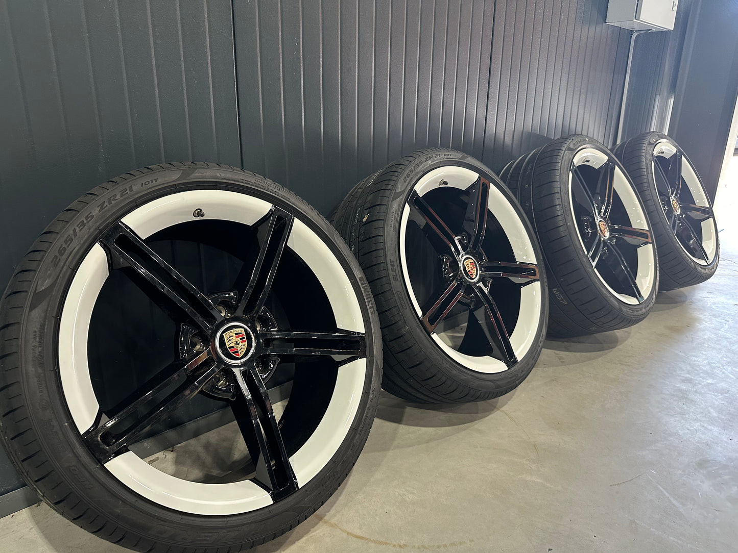 Като Нови Оригинал Porsche Taycan 21 Zoll Алуминиеви джанти Порше Тайкан 21 цола летен комплект летни Гуми