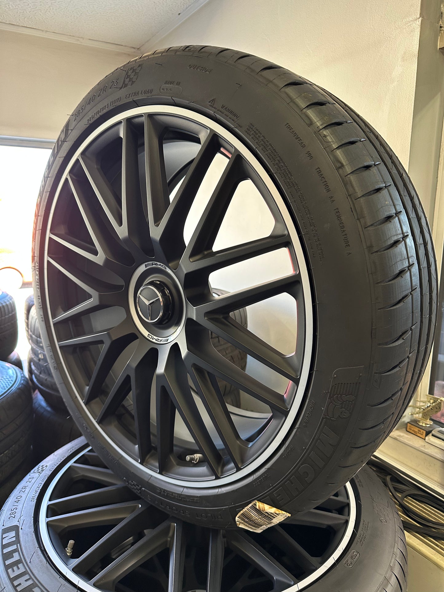 Оригинал нови Mercedes GLS 63 AMG X167 W167 23 Zoll Мерцедес ГЛС63 AMG X167 W167 23 цола джанти летен комплект летни гуми