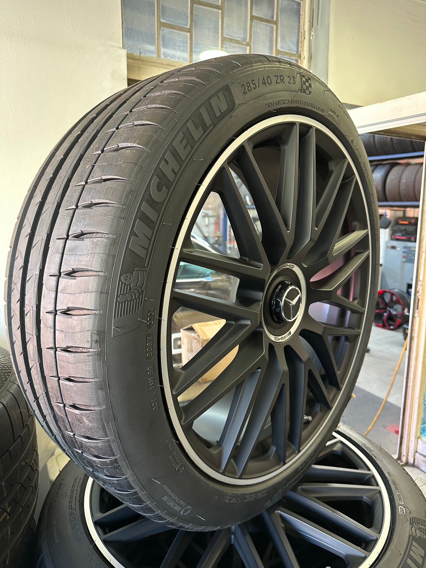 Оригинал нови Mercedes GLS 63 AMG X167 W167 23 Zoll Мерцедес ГЛС63 AMG X167 W167 23 цола джанти летен комплект летни гуми