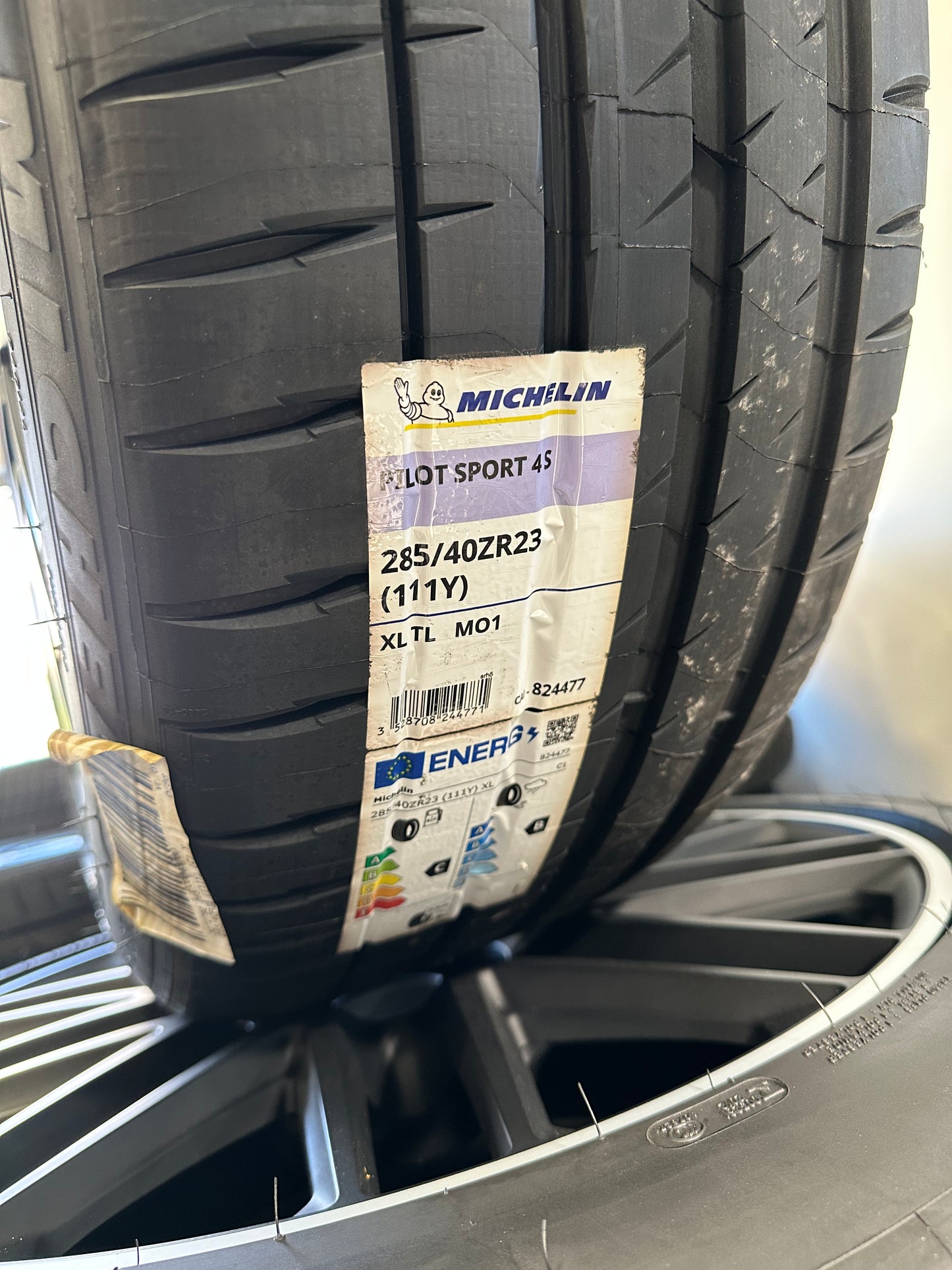 Оригинал нови Mercedes GLS 63 AMG X167 W167 23 Zoll Мерцедес ГЛС63 AMG X167 W167 23 цола джанти летен комплект летни гуми