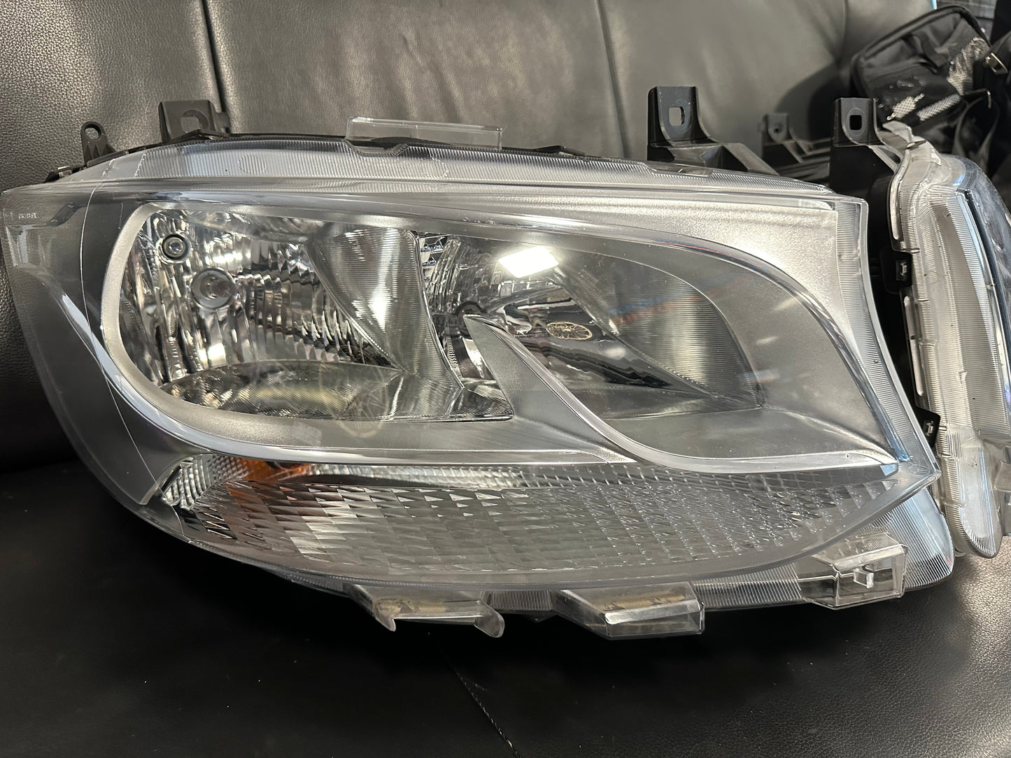 Оригинални Фар Фарове за Мерцедес Спринтер В906 В907 В910 Mercedes Sprinter W906 W907 W910 A9109060100 А9109060000