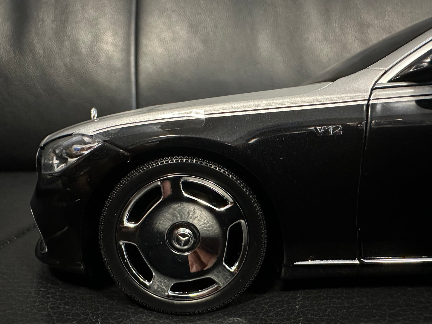Mercedes Benz S Klasse Maybach S680 W223 black 1:18 Almost Real 820120 Мерцедес Бенц С Класа Майбах черен