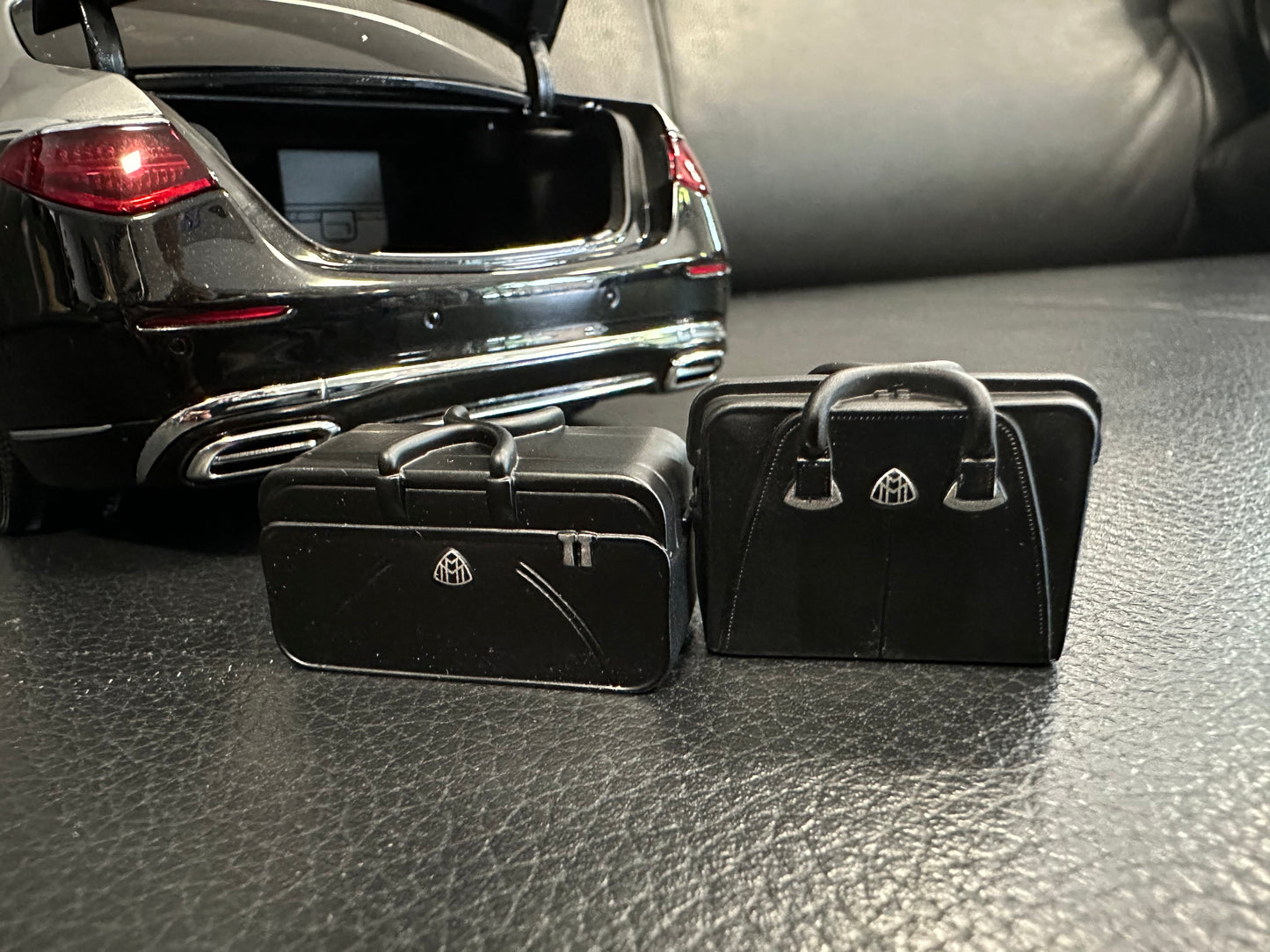 Mercedes Benz S Klasse Maybach S680 W223 black 1:18 Almost Real 820120 Мерцедес Бенц С Класа Майбах черен