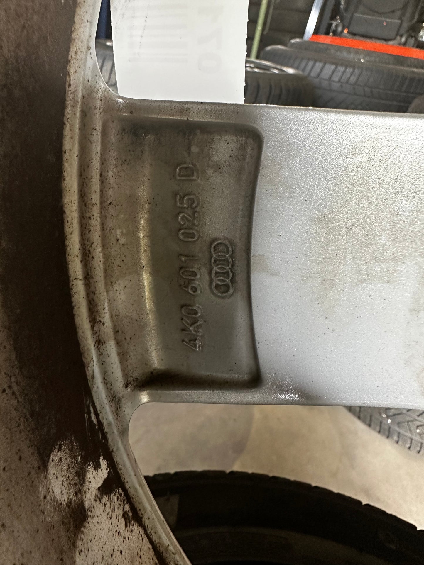 Оригинал Audi A6 S6 4K C8 18 Zoll Ауди А6 С6 4К Ц8 Алуминиеви джанти 18 цола зимен комплект зимни Гуми