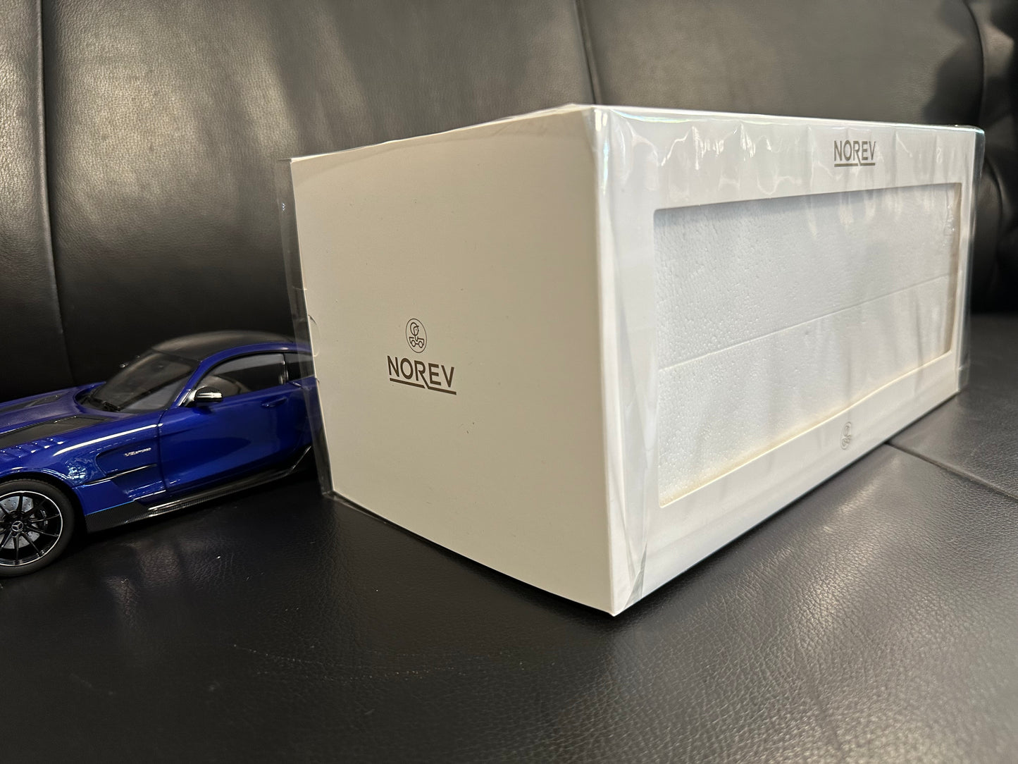 Mercedes Benz AMG GT Black Series blue 1:18 NOREV 183908 Мерцедес Бенц АМГ ГТ син