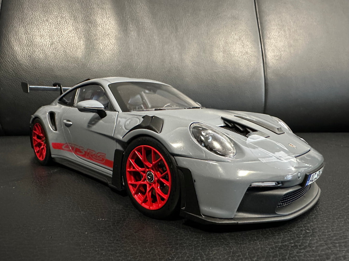 Porsche 911 GT3 RS Artic Grey 2022 1:18 GT Norev 187350 Порше 911 ГТ3 РС сив