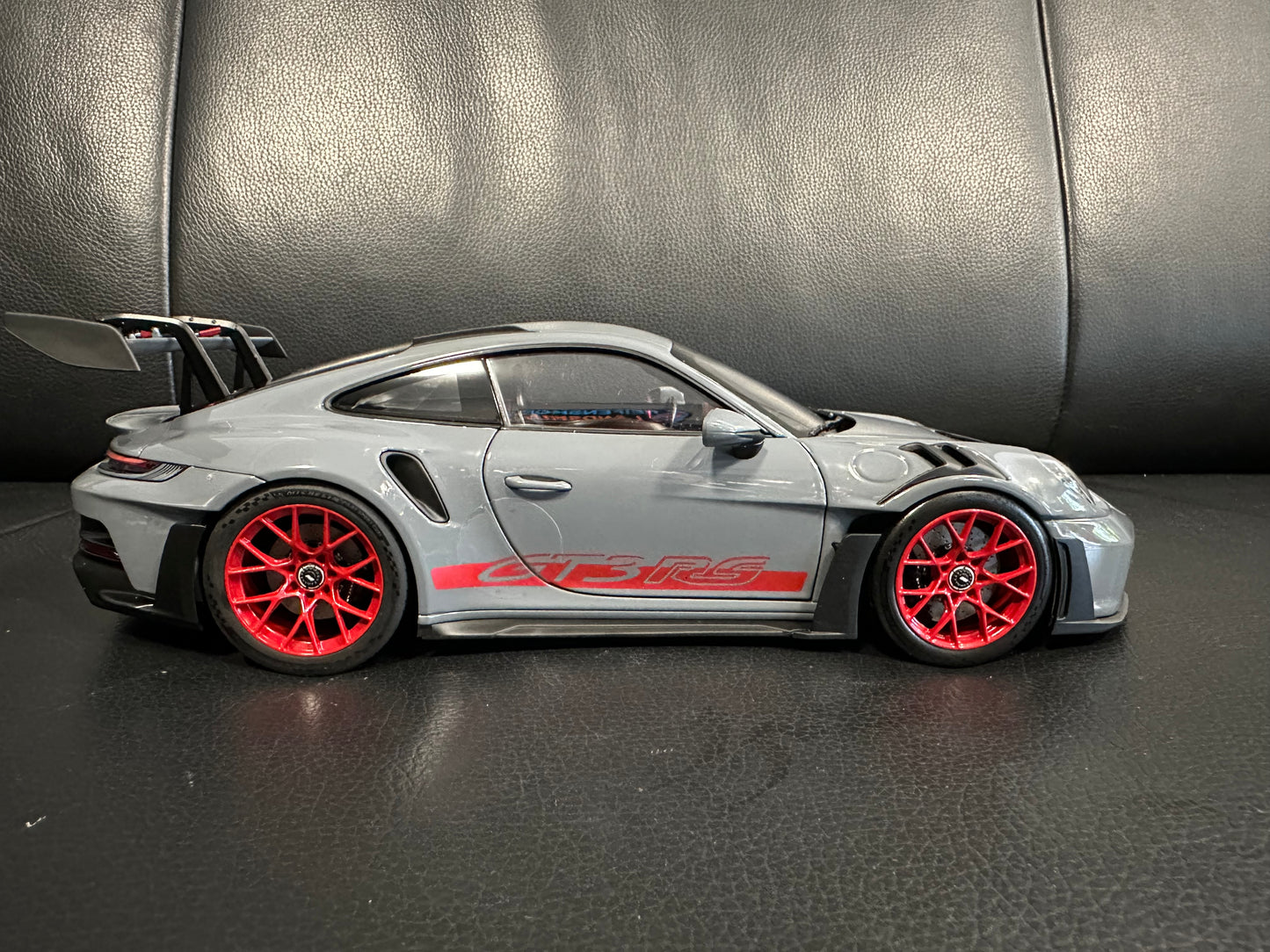Porsche 911 GT3 RS Artic Grey 2022 1:18 GT Norev 187350 Порше 911 ГТ3 РС сив