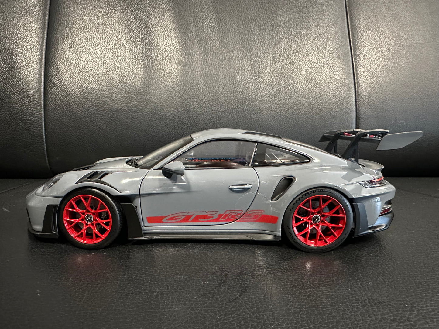 Porsche 911 GT3 RS Artic Grey 2022 1:18 GT Norev 187350 Порше 911 ГТ3 РС сив