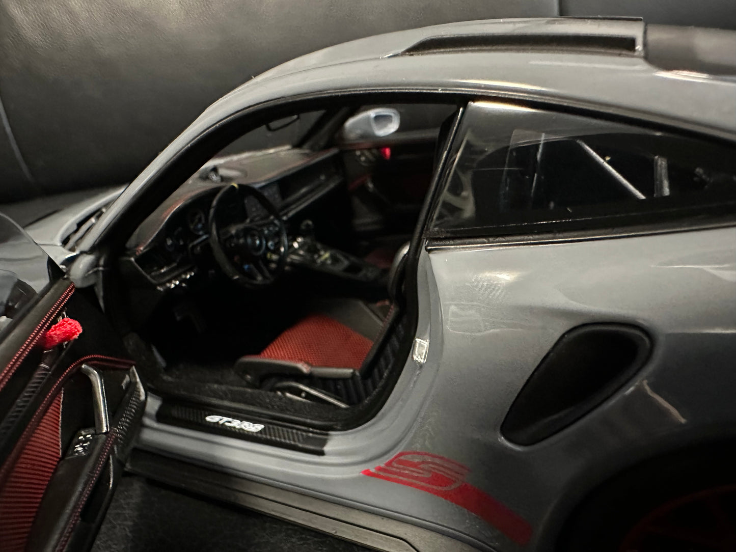 Porsche 911 GT3 RS Artic Grey 2022 1:18 GT Norev 187350 Порше 911 ГТ3 РС сив