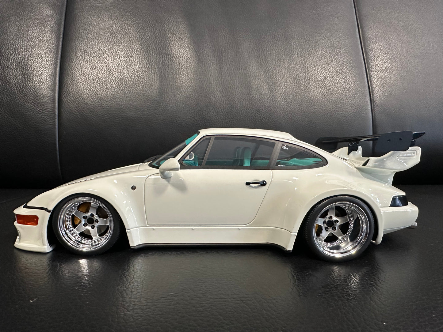 Porsche RWB RWBA Grand Prix Limitiert white 423/1200 1:18 GT Spirit GT506 Порше бял Лимитирана
