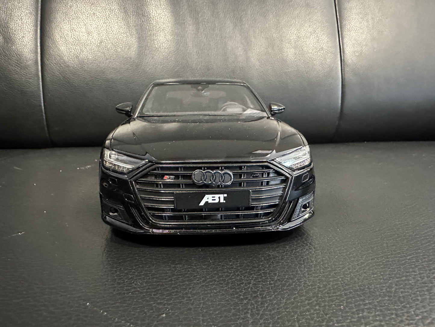Audi S8 ABT black Limitiert 483/999 1:18 GT Spirit GT356 Ауди С8 АБТ Лимитирана черен