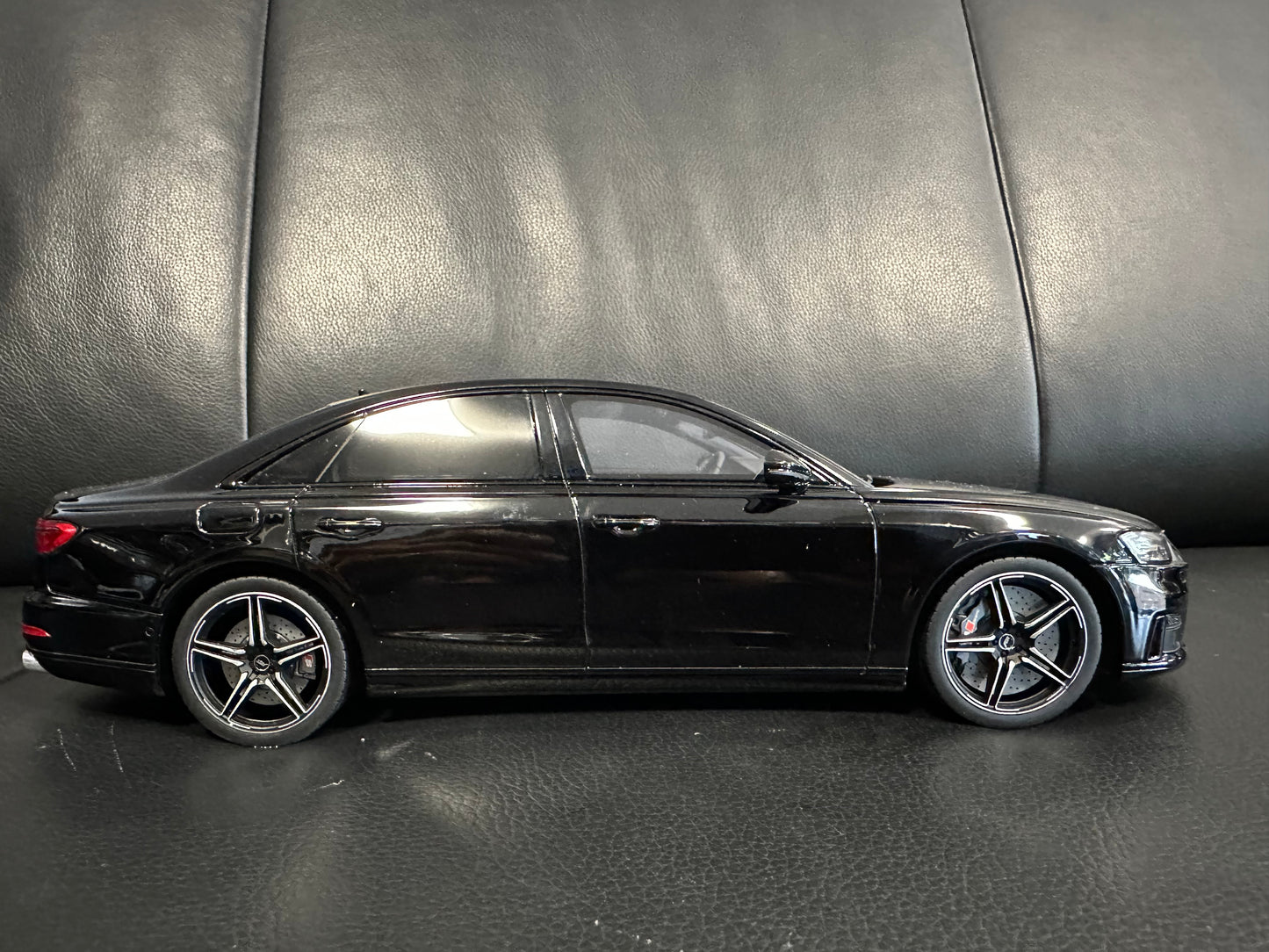 Audi S8 ABT black Limitiert 483/999 1:18 GT Spirit GT356 Ауди С8 АБТ Лимитирана черен