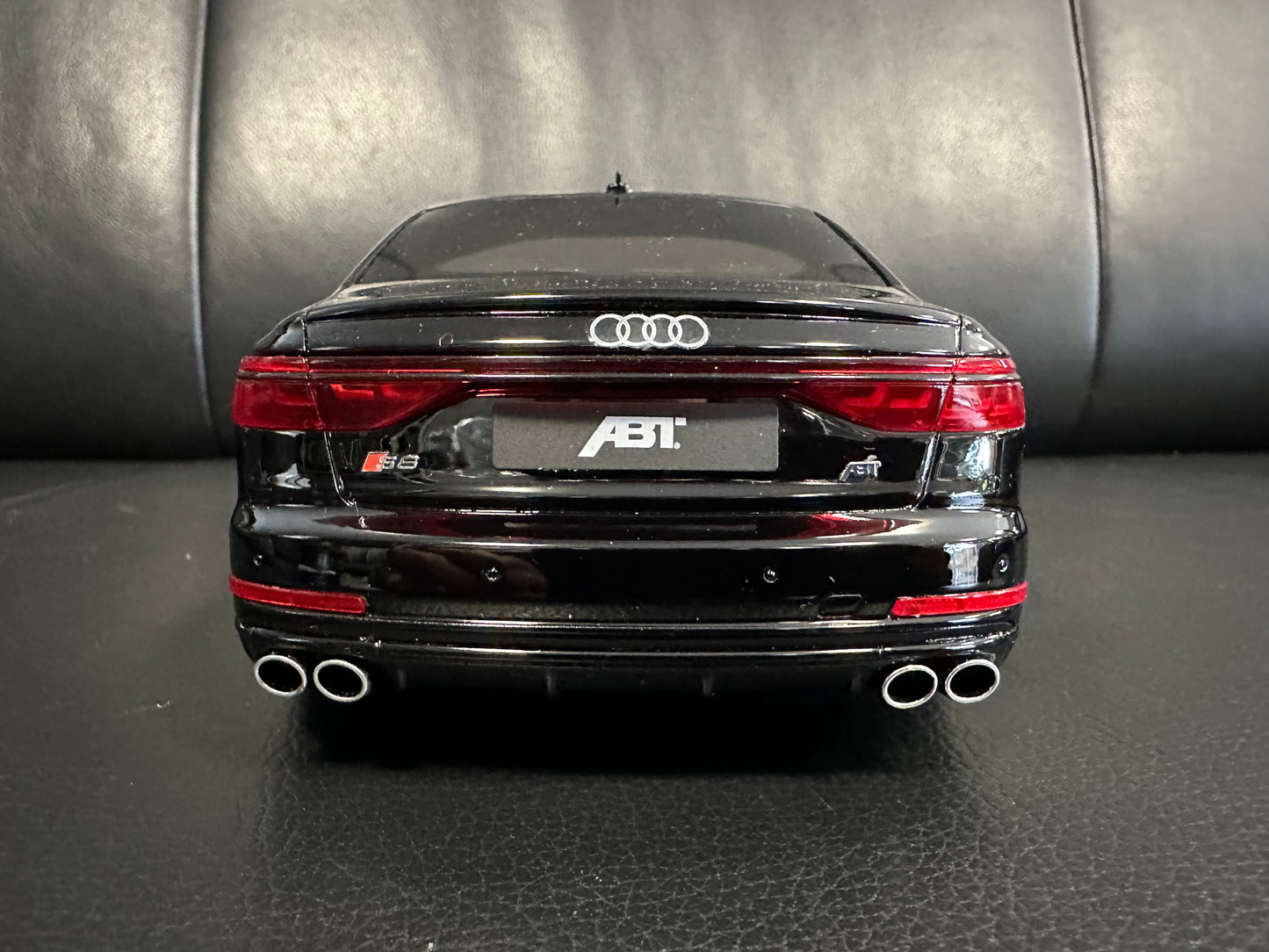 Audi S8 ABT black Limitiert 483/999 1:18 GT Spirit GT356 Ауди С8 АБТ Лимитирана черен