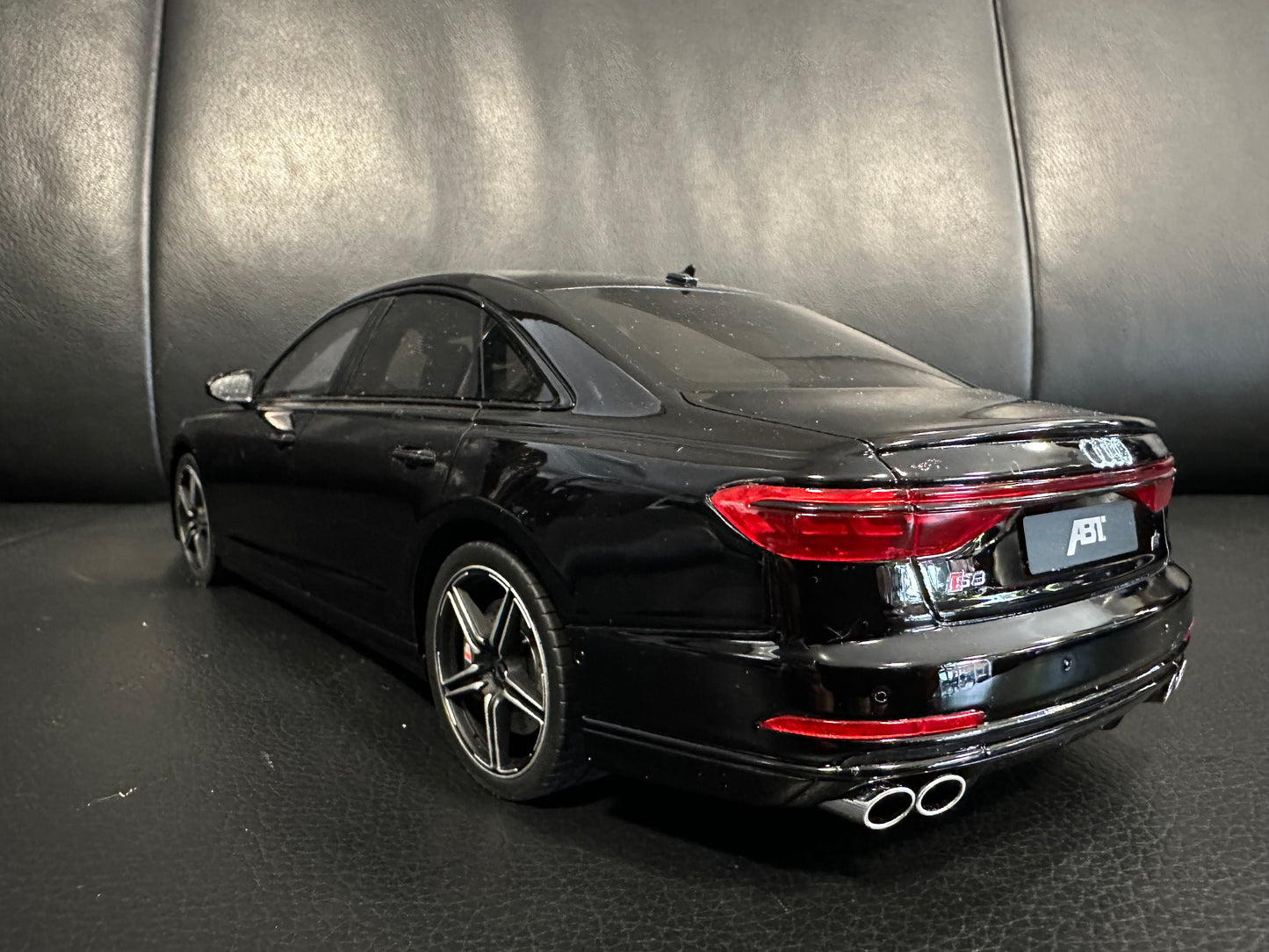 Audi S8 ABT black Limitiert 483/999 1:18 GT Spirit GT356 Ауди С8 АБТ Лимитирана черен