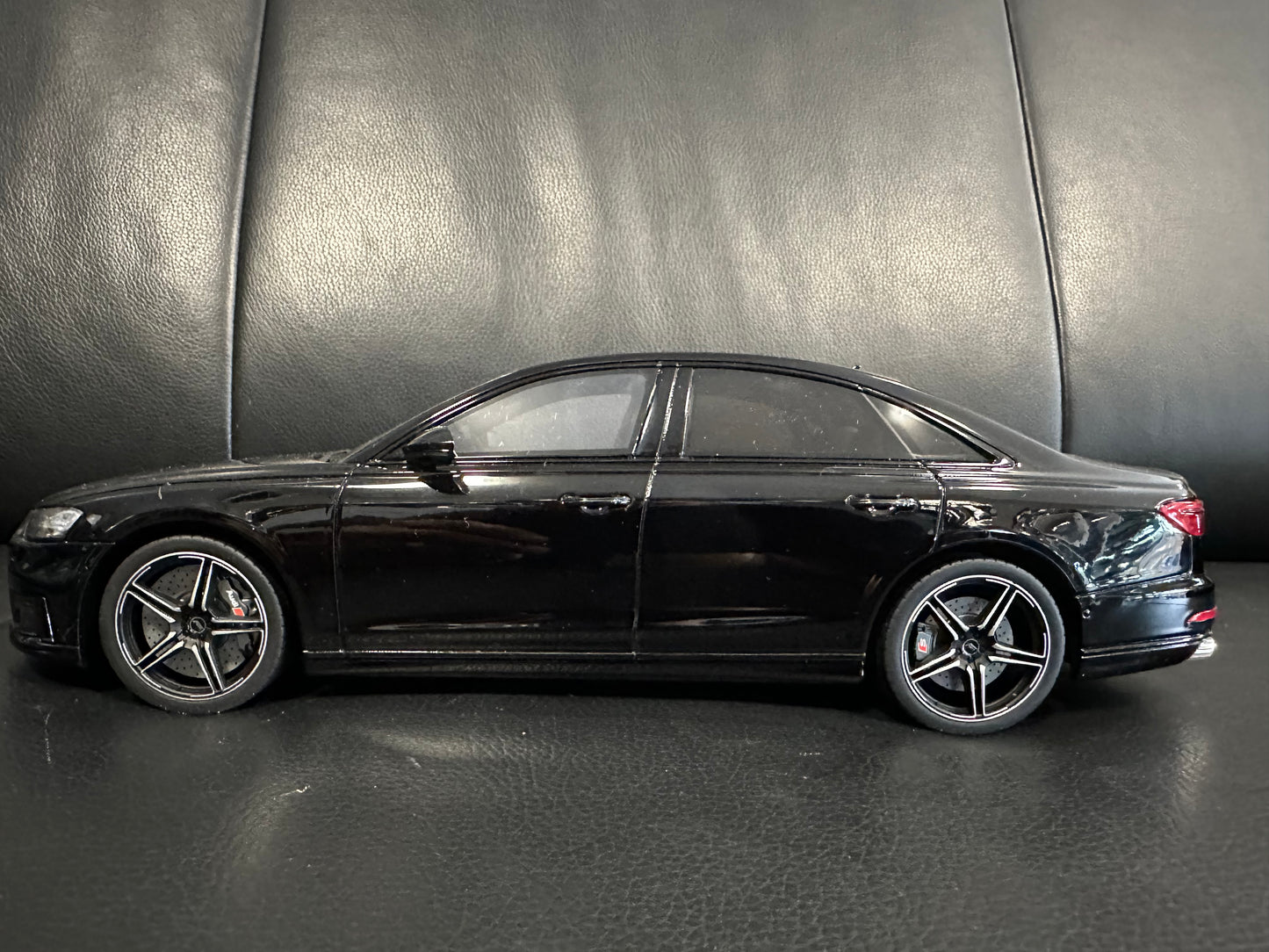 Audi S8 ABT black Limitiert 483/999 1:18 GT Spirit GT356 Ауди С8 АБТ Лимитирана черен