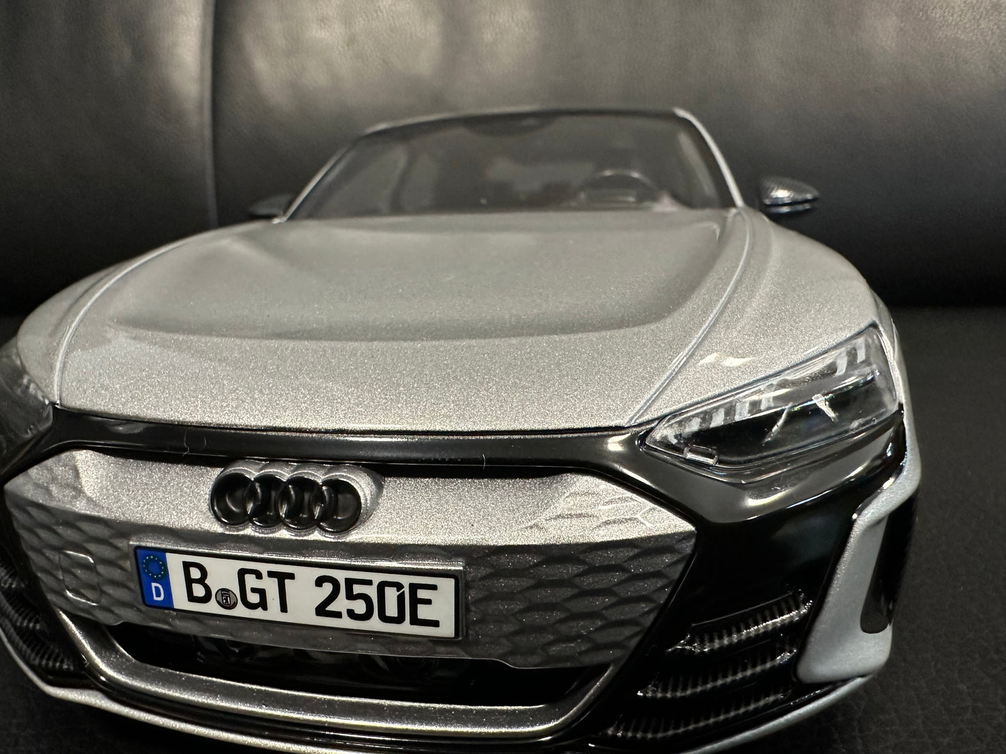 Audi RS E-tron GT 2021 Silver 1:18 GT Norev 188381 Ауди РС Е Трон ГТ сив