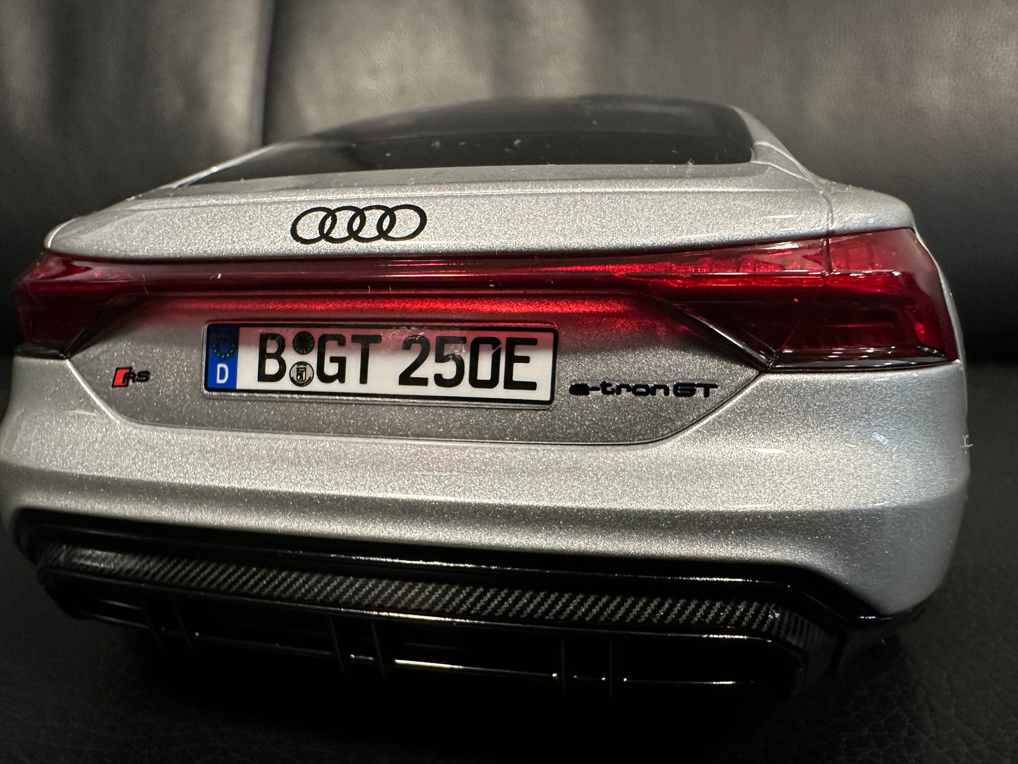 Audi RS E-tron GT 2021 Silver 1:18 GT Norev 188381 Ауди РС Е Трон ГТ сив