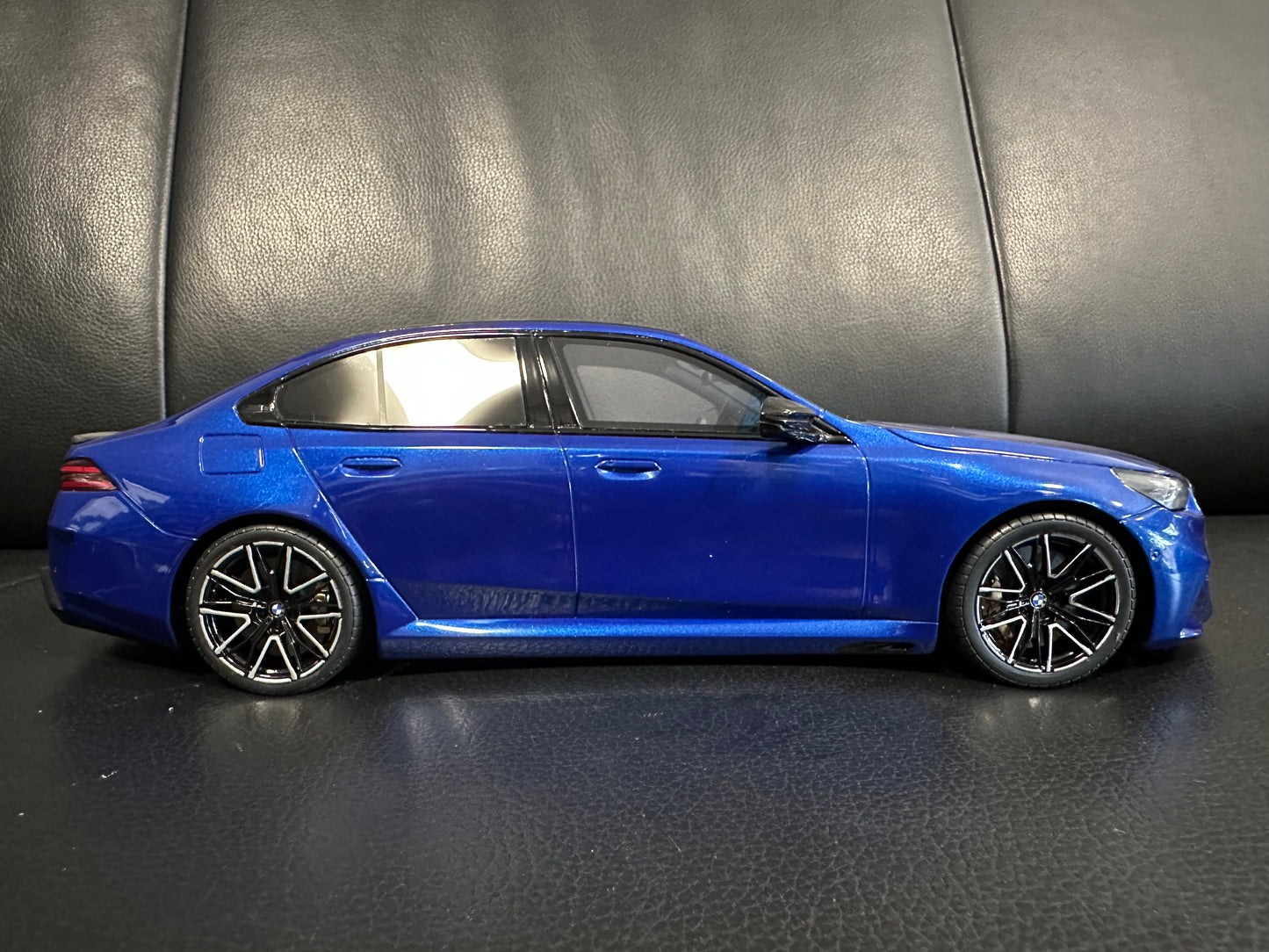 Bmw M5 G90 Marina Bay Blue Limited 79/1600 1:18 GT Spirit GT507 Бмв М5 Г90 Лимитирана
