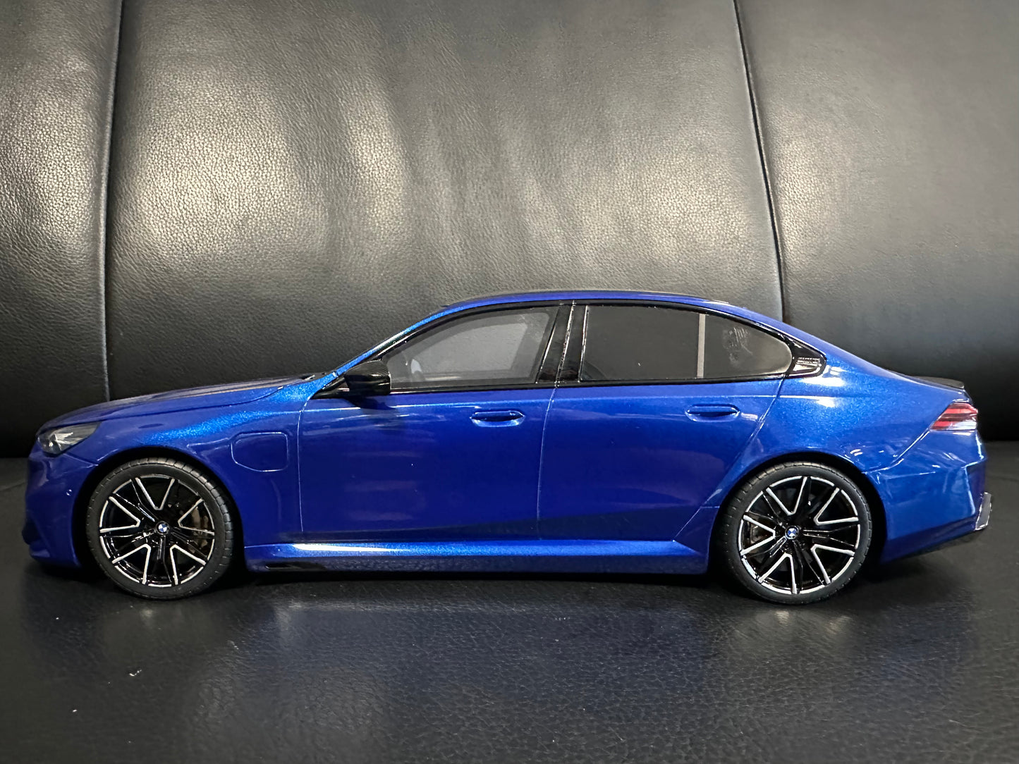 Bmw M5 G90 Marina Bay Blue Limited 79/1600 1:18 GT Spirit GT507 Бмв М5 Г90 Лимитирана