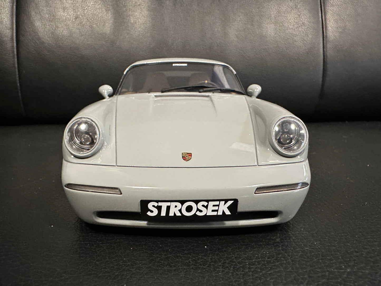 Porsche 911 Strosek Mega 30 Year grey Limitiert 479/999 1:18 GT Spirit GT924 Порше 911 сив Лимитирана