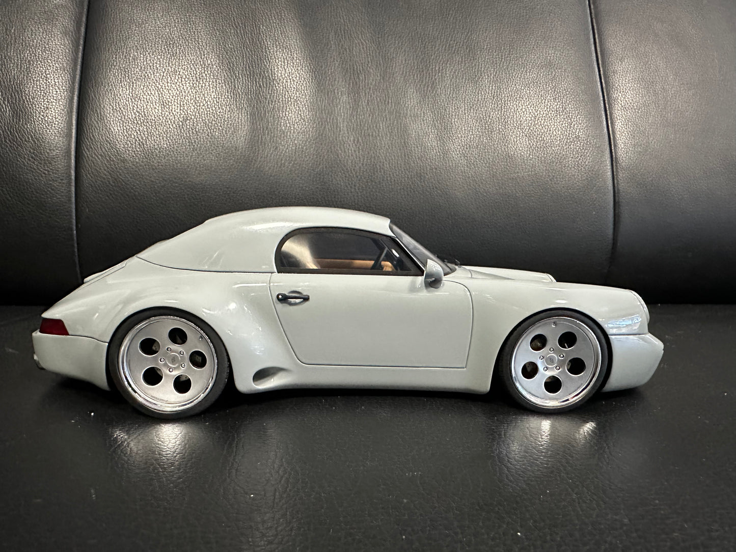 Porsche 911 Strosek Mega 30 Year grey Limitiert 479/999 1:18 GT Spirit GT924 Порше 911 сив Лимитирана