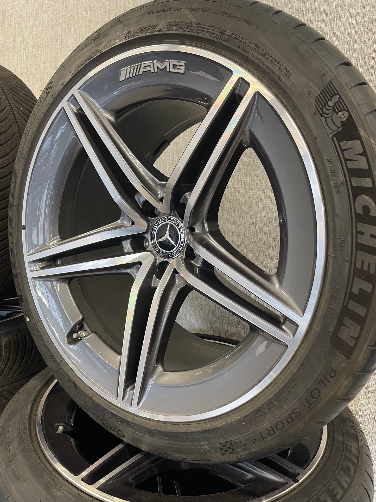 Като Нови Mercedes AMG GT 4 door W290 20 цола джанти летен комплект гуми