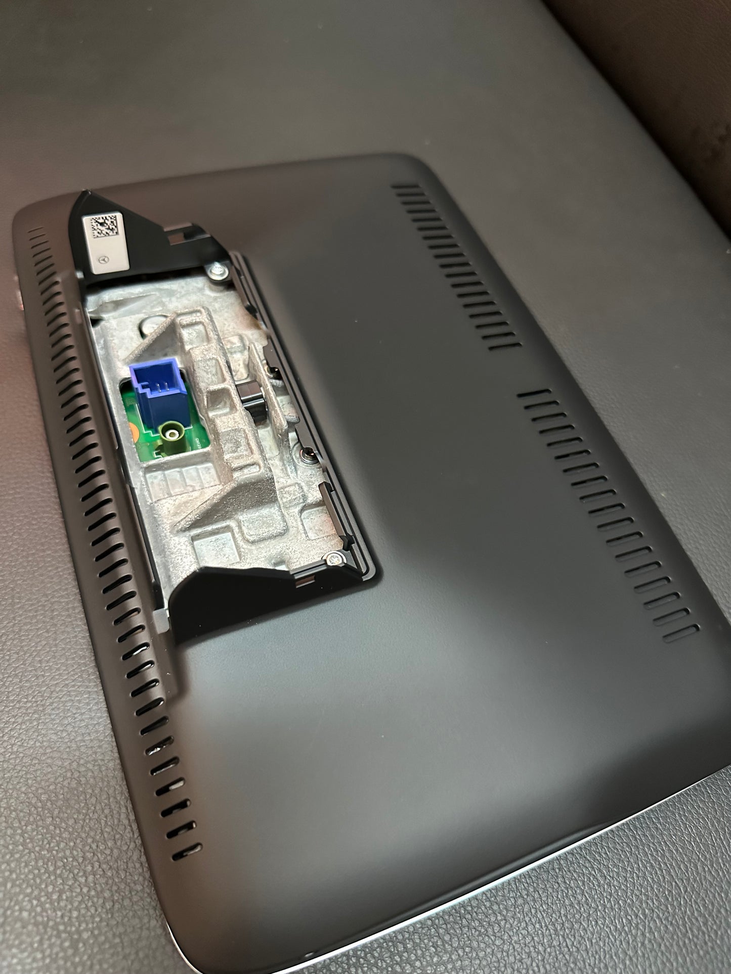 Оригинален като нов Монитор Display за седалка Мерцедес С Класа В223 Mercedes S Klasse W223 A2239007030