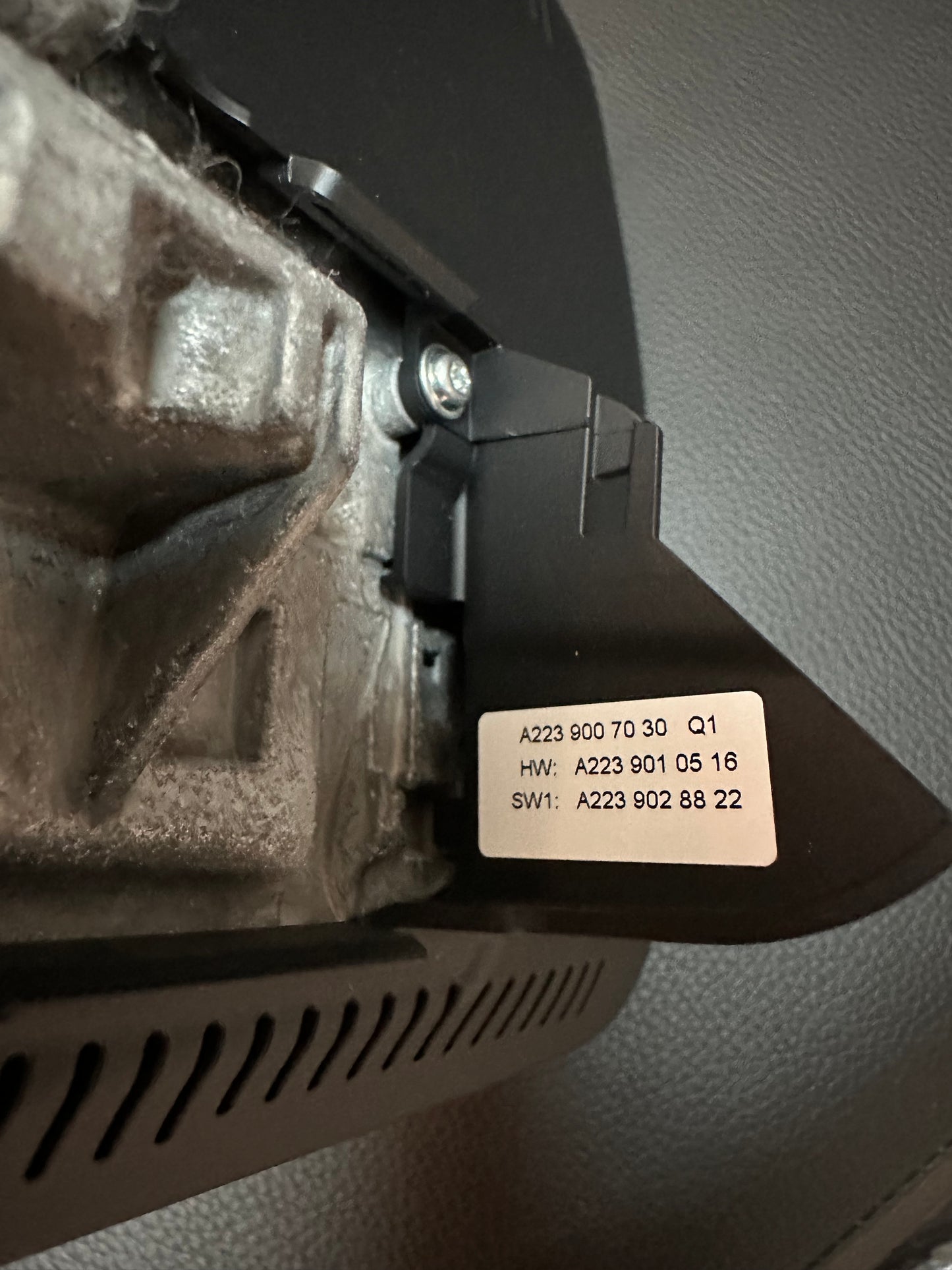 Оригинален като нов Монитор Display за седалка Мерцедес С Класа В223 Mercedes S Klasse W223 A2239007030