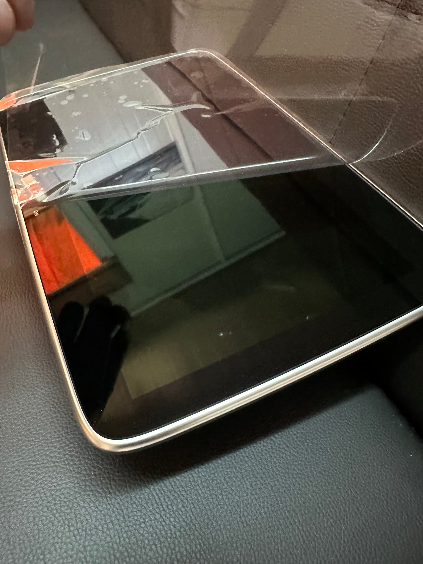 Оригинален като нов Монитор Display за седалка Мерцедес С Класа В223 Mercedes S Klasse W223 A2239007030