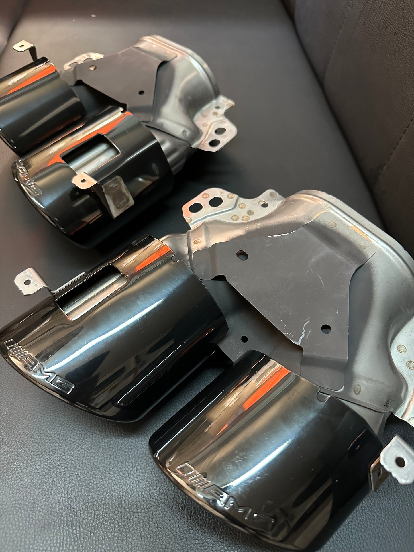 Оригинални като нови крайни Ауспух гърнета AMG за Мерцедес ГТ В290 Mercedes AMG GT W290 A2904901801