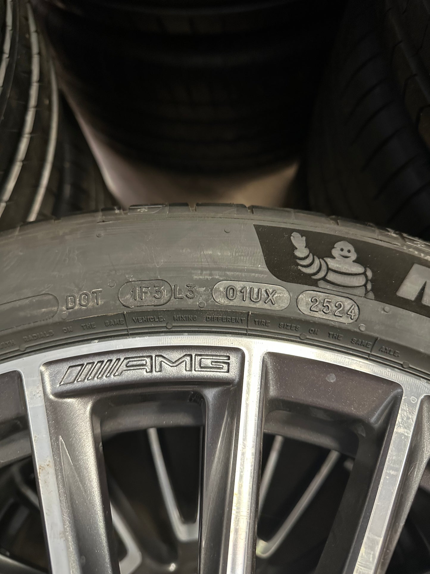 Нови Оригинал Mercedes E53 AMG Klasse 20 Zoll W214 Е53 класа W214 20 цола AMG джанти летен комплект летни гуми