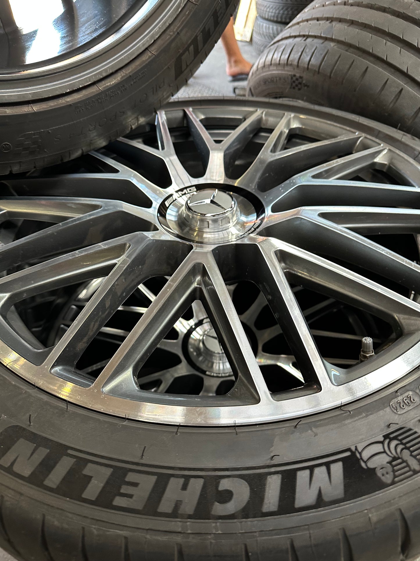Оригинал Mercedes GLS 63 AMG X167 W167 23 Zoll Мерцедес ГЛС63 AMG X167 W167 23 цола джанти летен комплект летни гуми