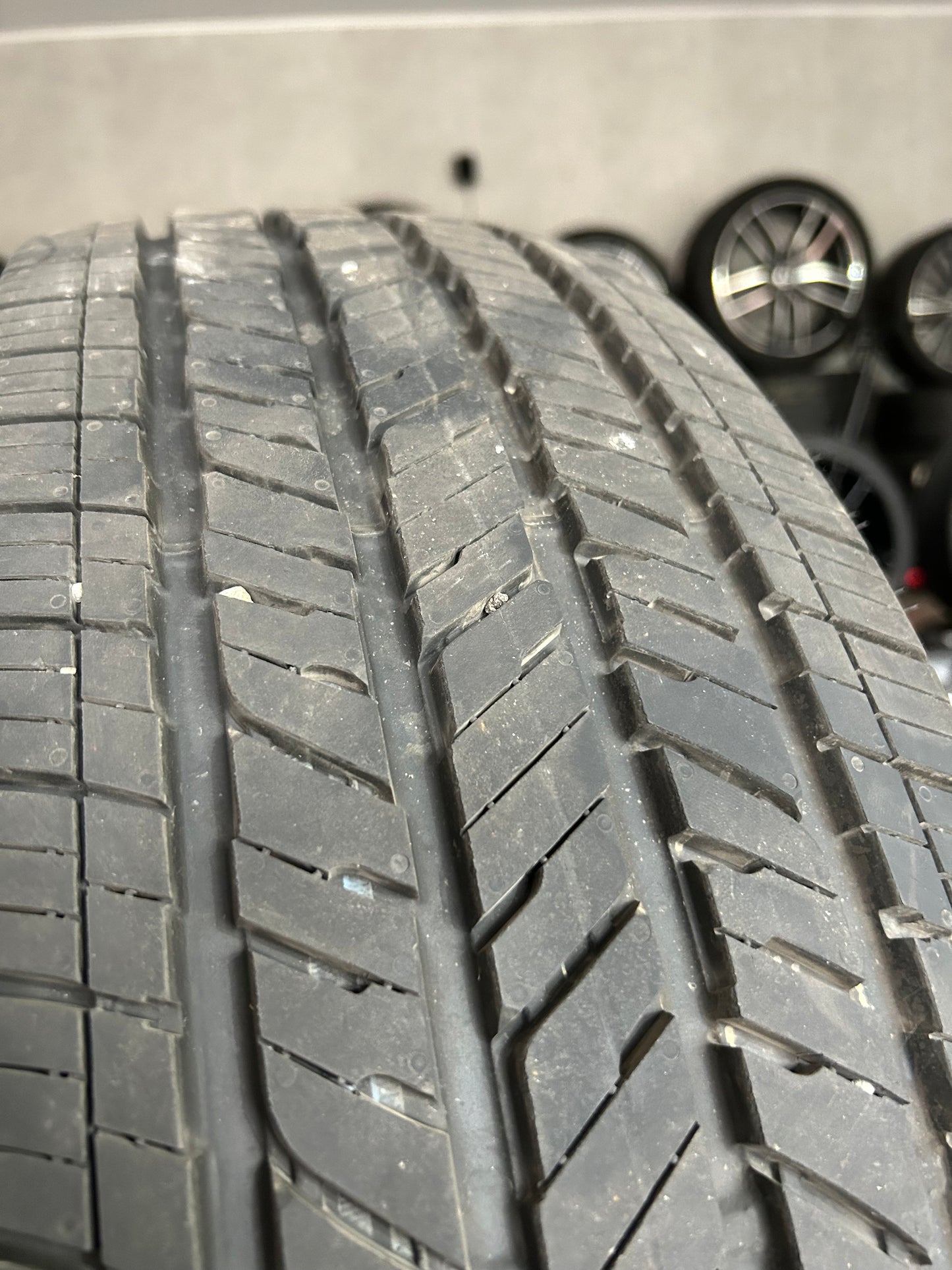 Jeep Rubicon Wrangler комплект алуминиеви джанти с всесезонни Гуми 225 70 18 Цола