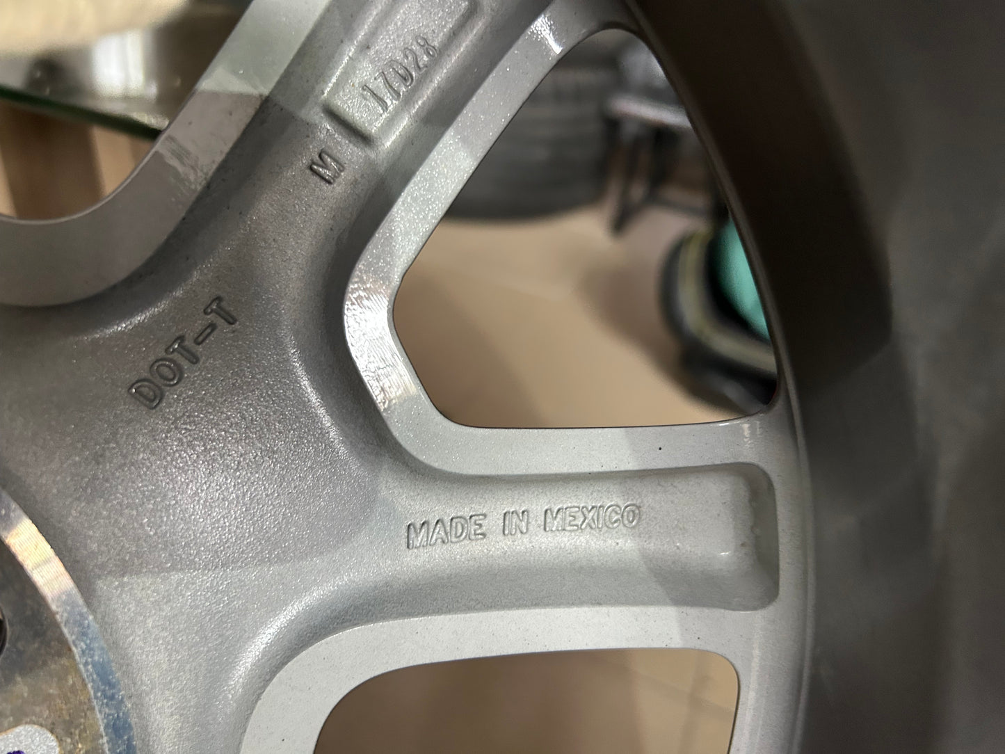 Jeep Rubicon Wrangler комплект алуминиеви джанти с всесезонни Гуми 225 70 18 Цола