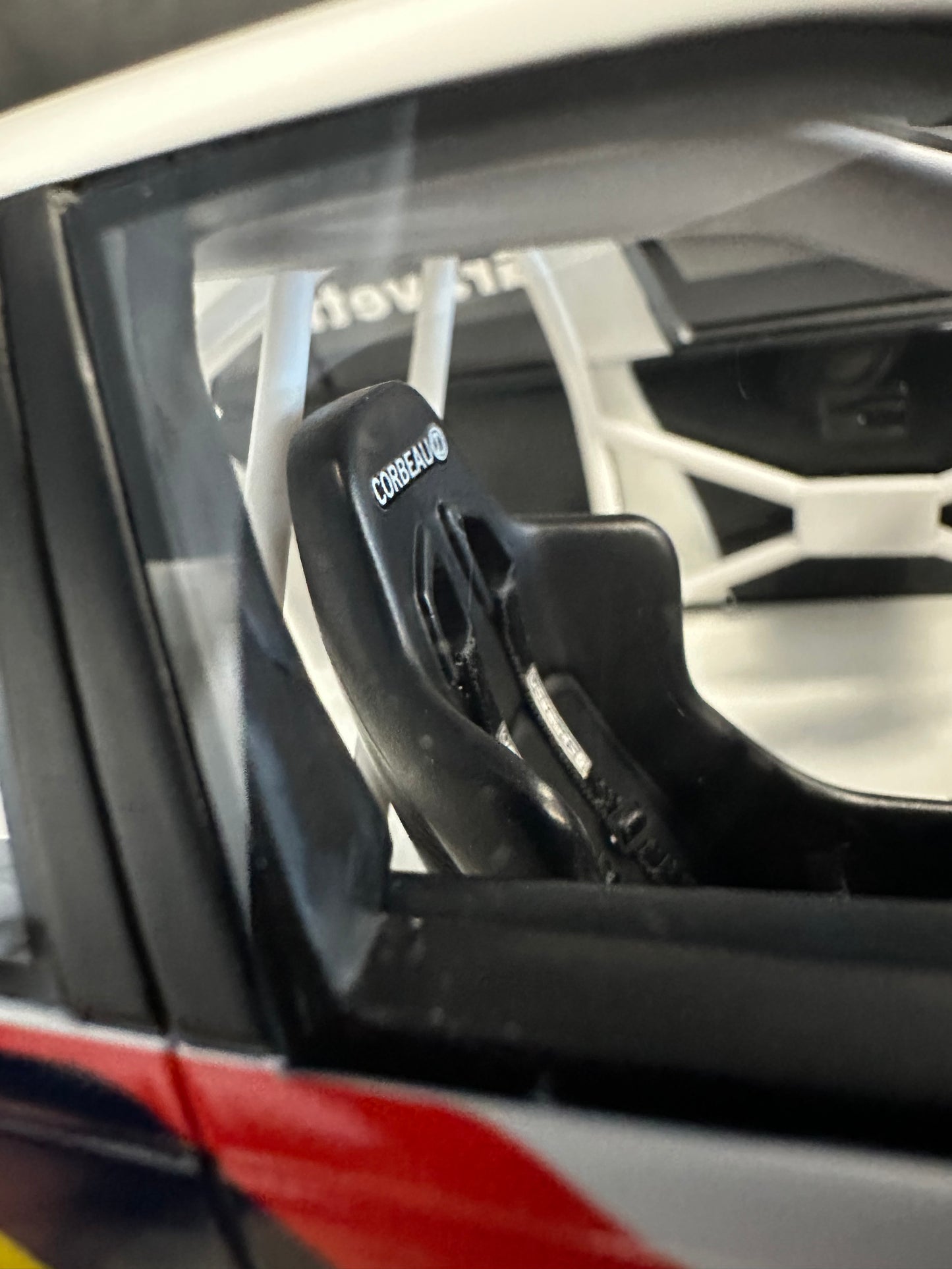 Peugeot 405 Mi16 BTCC 1992 Robb Gravett 1:18 Ottomobile Otto OT 1141 Пежо 405 Рали Лимитирана бял