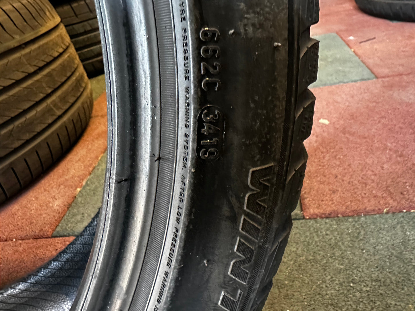 Употребявани зимни Гуми Pirelli 19 Zoll Runflat 225 45 19 Цола BMW* Рънфлат 6мм