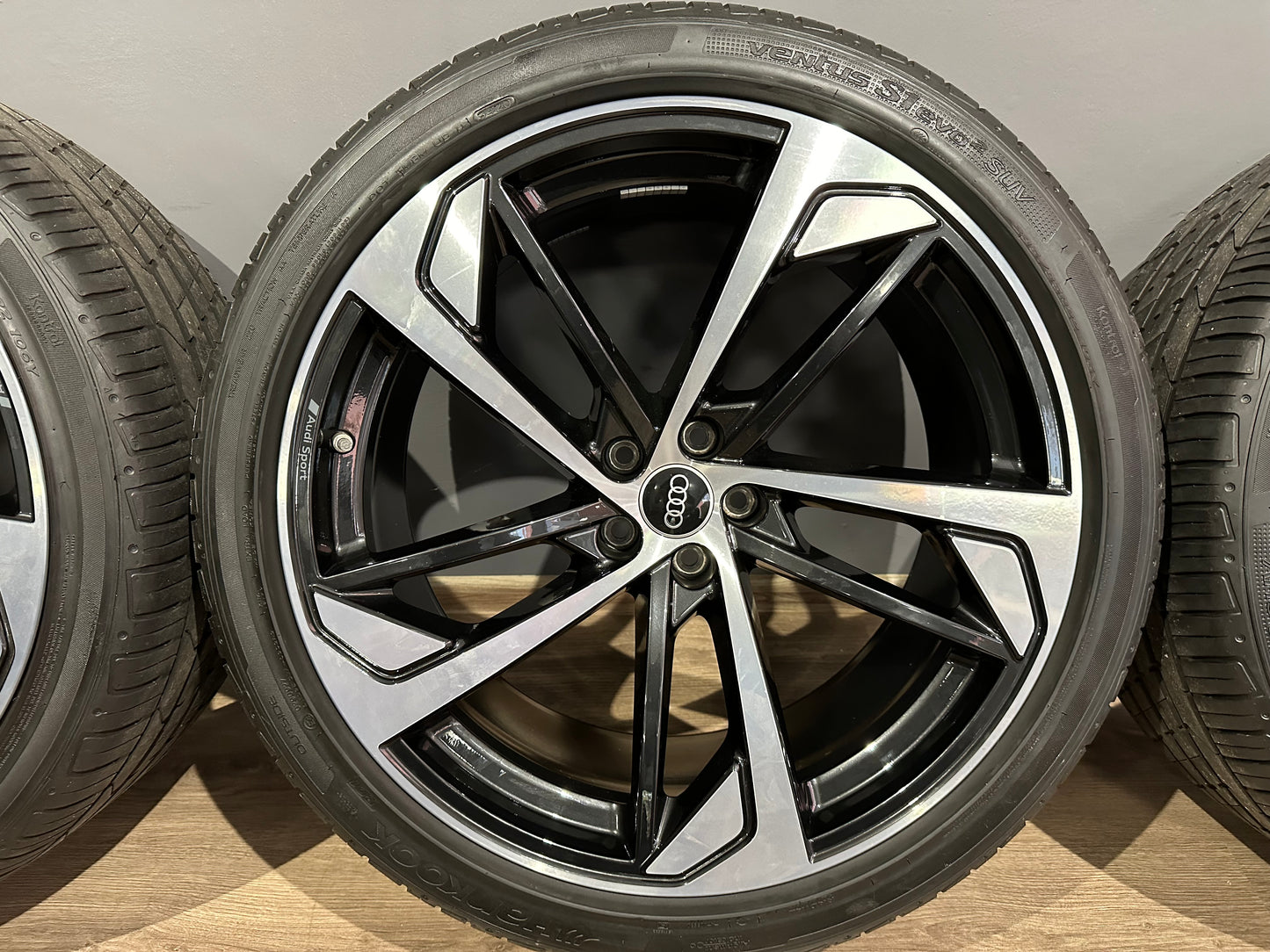 Audi Q7 SQ7 4M 22 Zoll Ауди Q7 SQ7 Алуминиеви джанти 285 35 22 цола летен комплект летни гуми