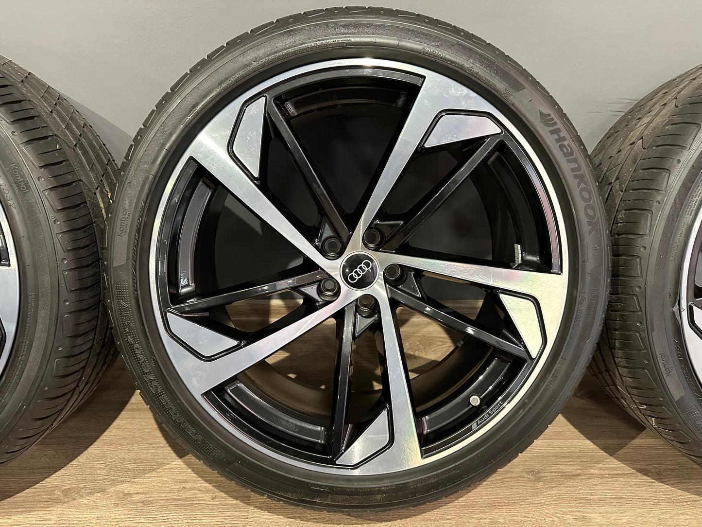 Audi Q7 SQ7 4M 22 Zoll Ауди Q7 SQ7 Алуминиеви джанти 285 35 22 цола летен комплект летни гуми