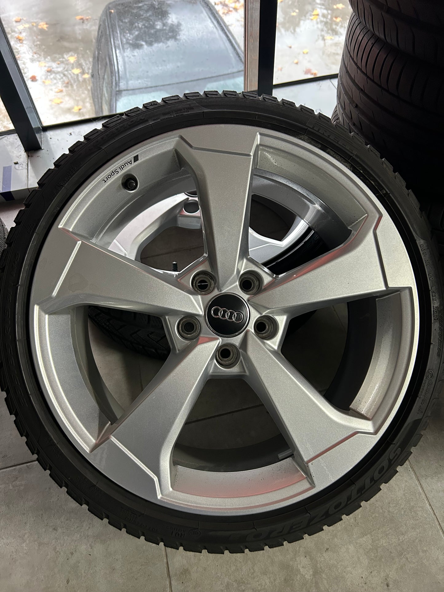 Audi A3 S3 8V Ауди А3 С3 Алуминиеви джанти 19 цола зимен комплект