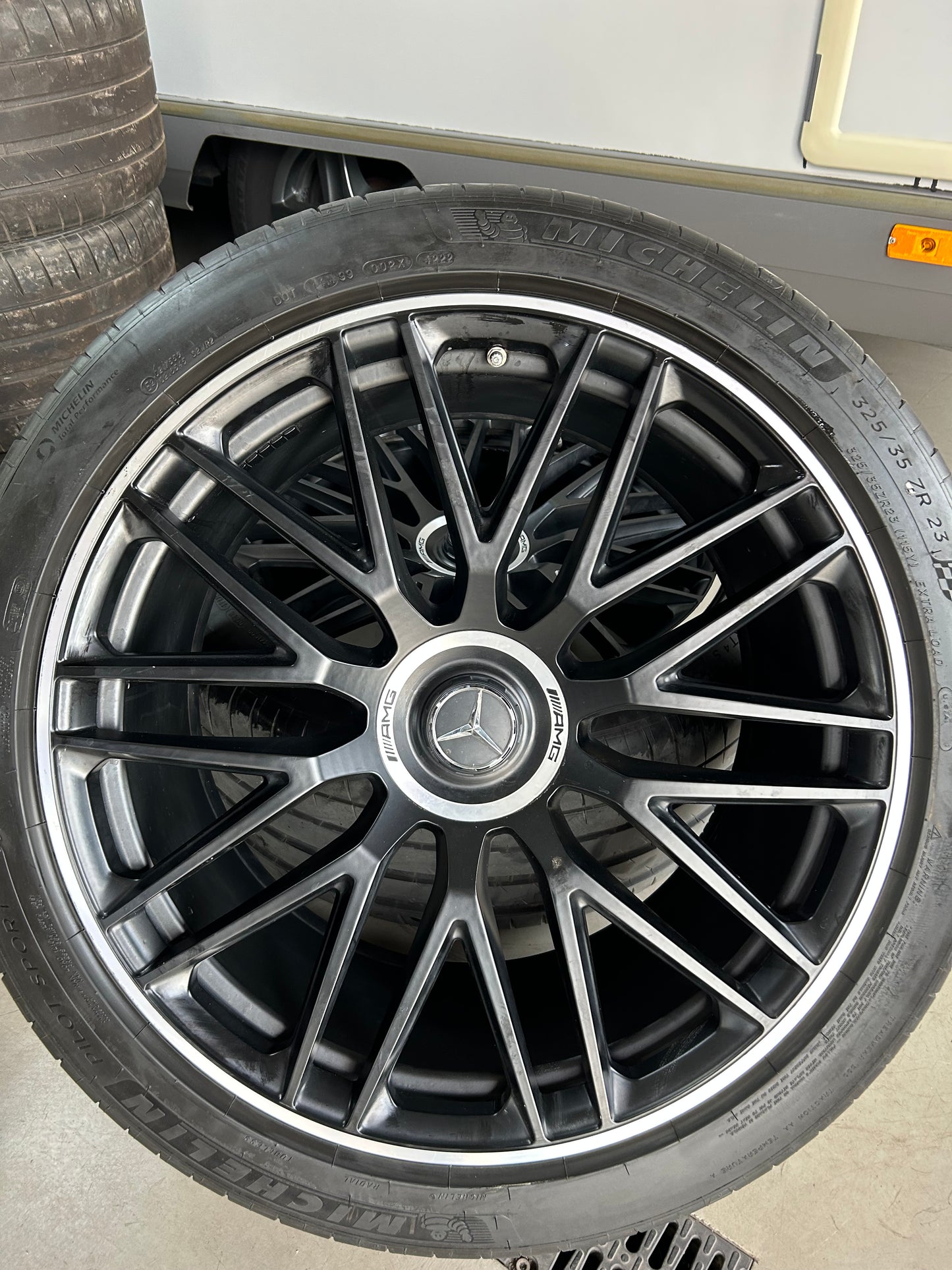 Мерцедес ГЛС63 Mercedes GLS63 AMG X167 W167 23 цола джанти летен комплект летни гуми