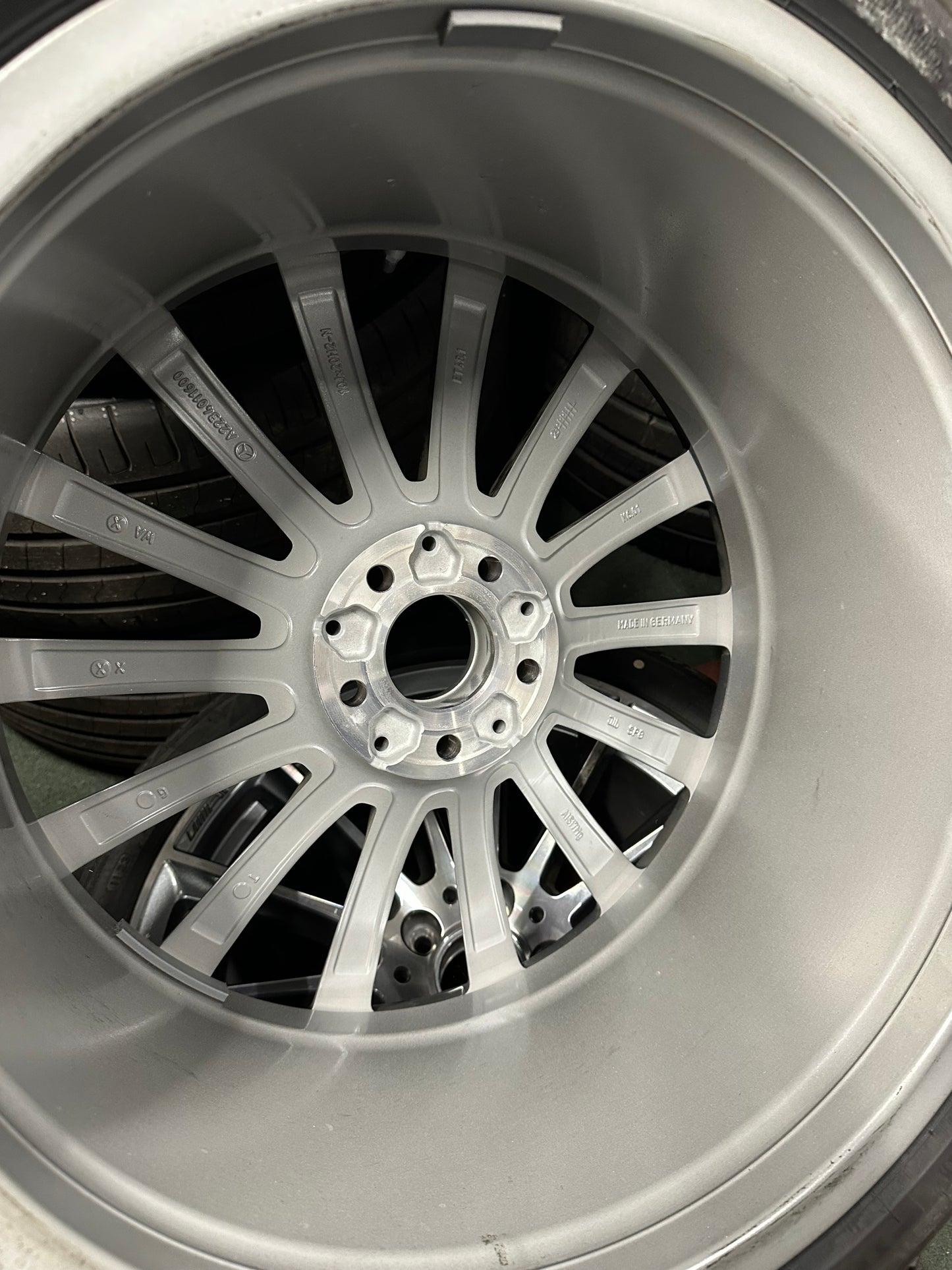 Оригинал като Нови Mercedes S Klasse 20 Zoll AMG W223 V223 Мерцедес С Класа 20 цола AMG джанти летен комплект летни гуми