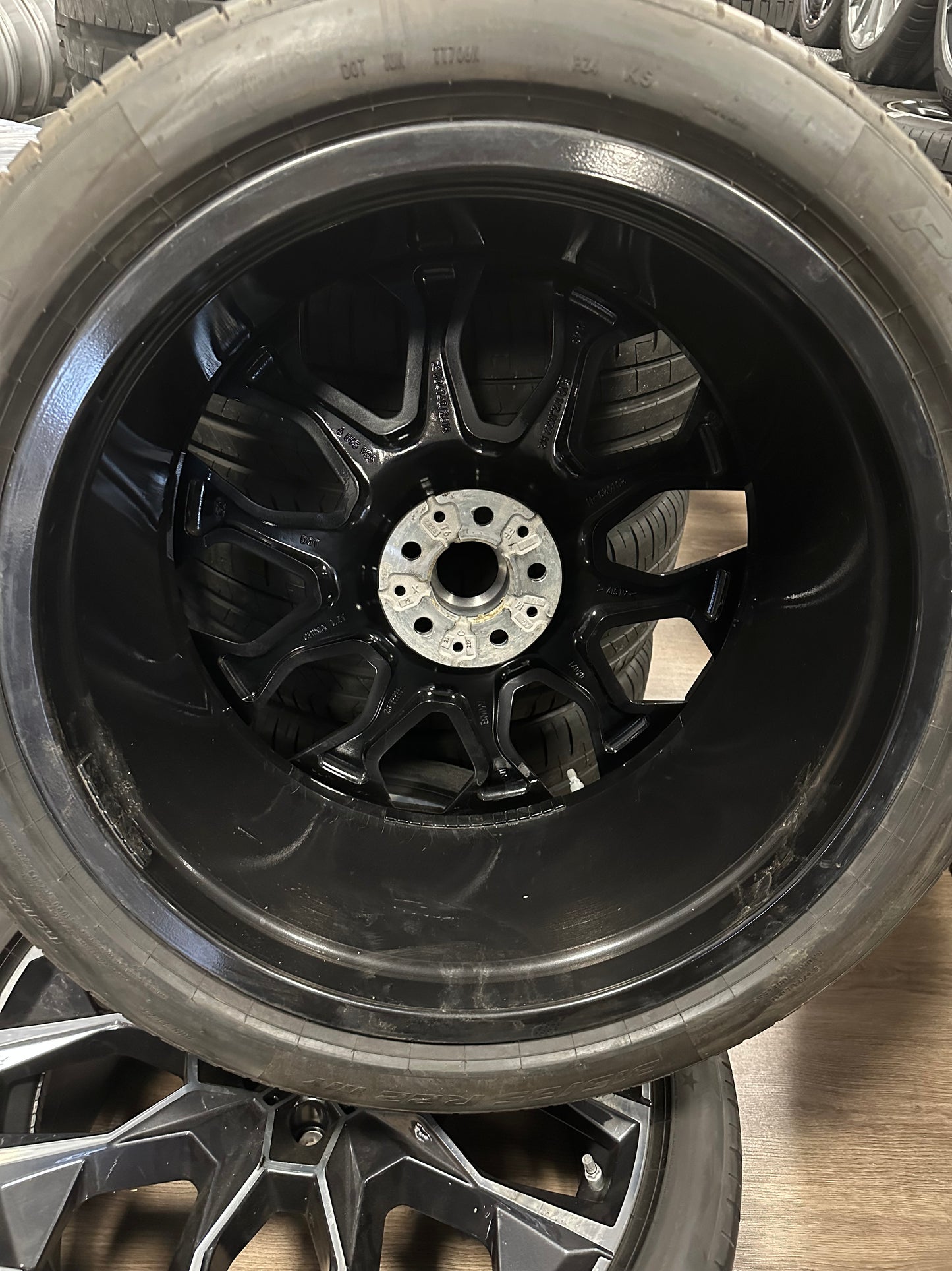 Оригинал BMW X7 G07 22 Zoll 913M Бмв X7 G07 22 цола джанти летен комплект летни гуми