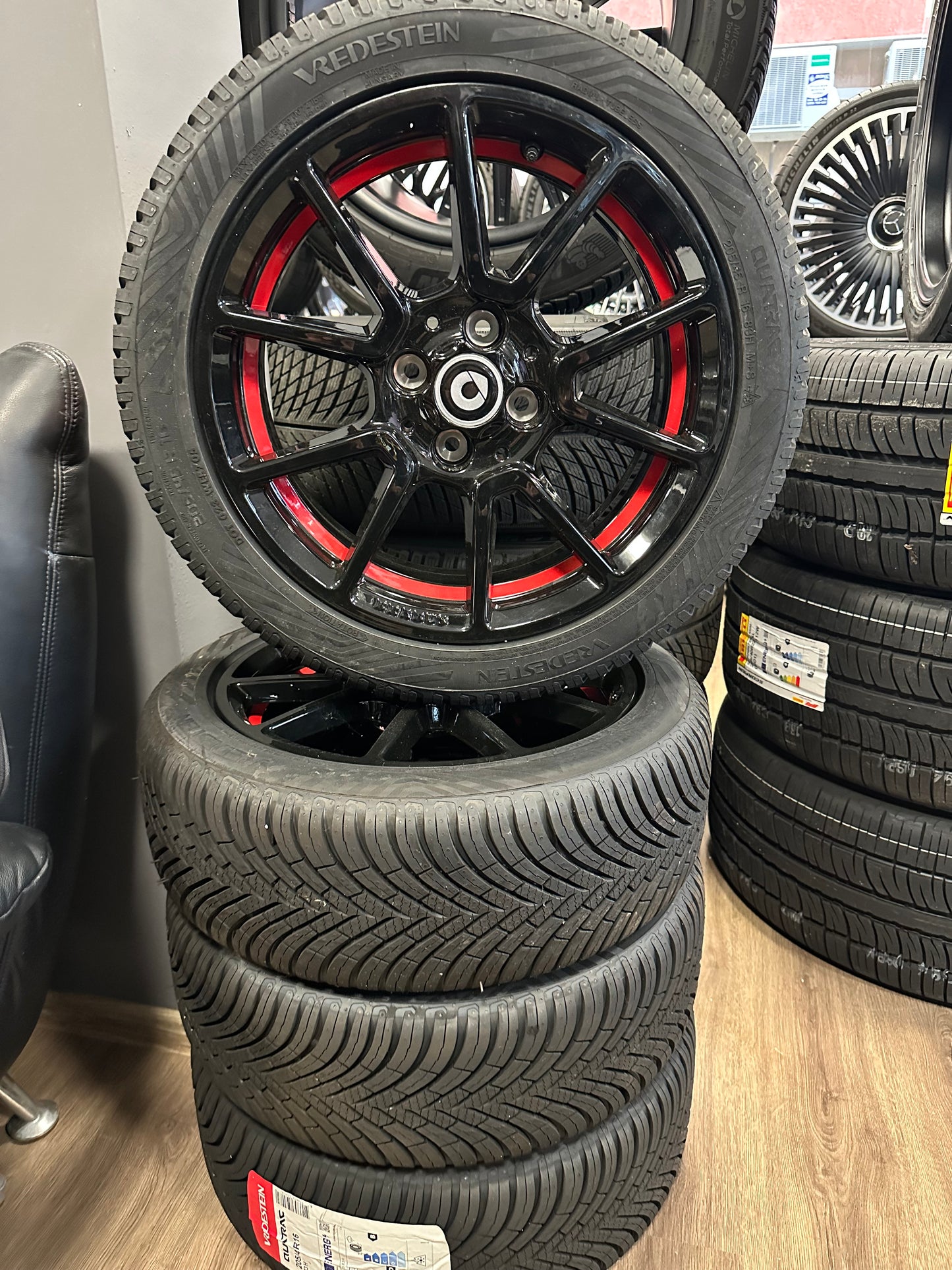 Оригинал Нови Smart W453 Brabus 16 Zoll Смарт Брабус 16 цола Алуминиеви джанти летен/зимен комплект всесезонни гуми