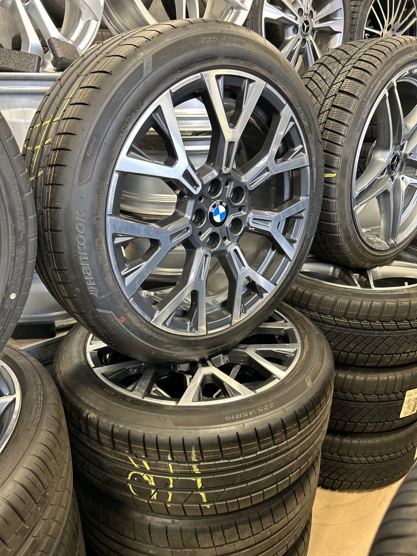 Оригинални Като Нови BMW X1 X2 F48 F39 Бмв 19 цола джанти 580 летен комплект летни гуми