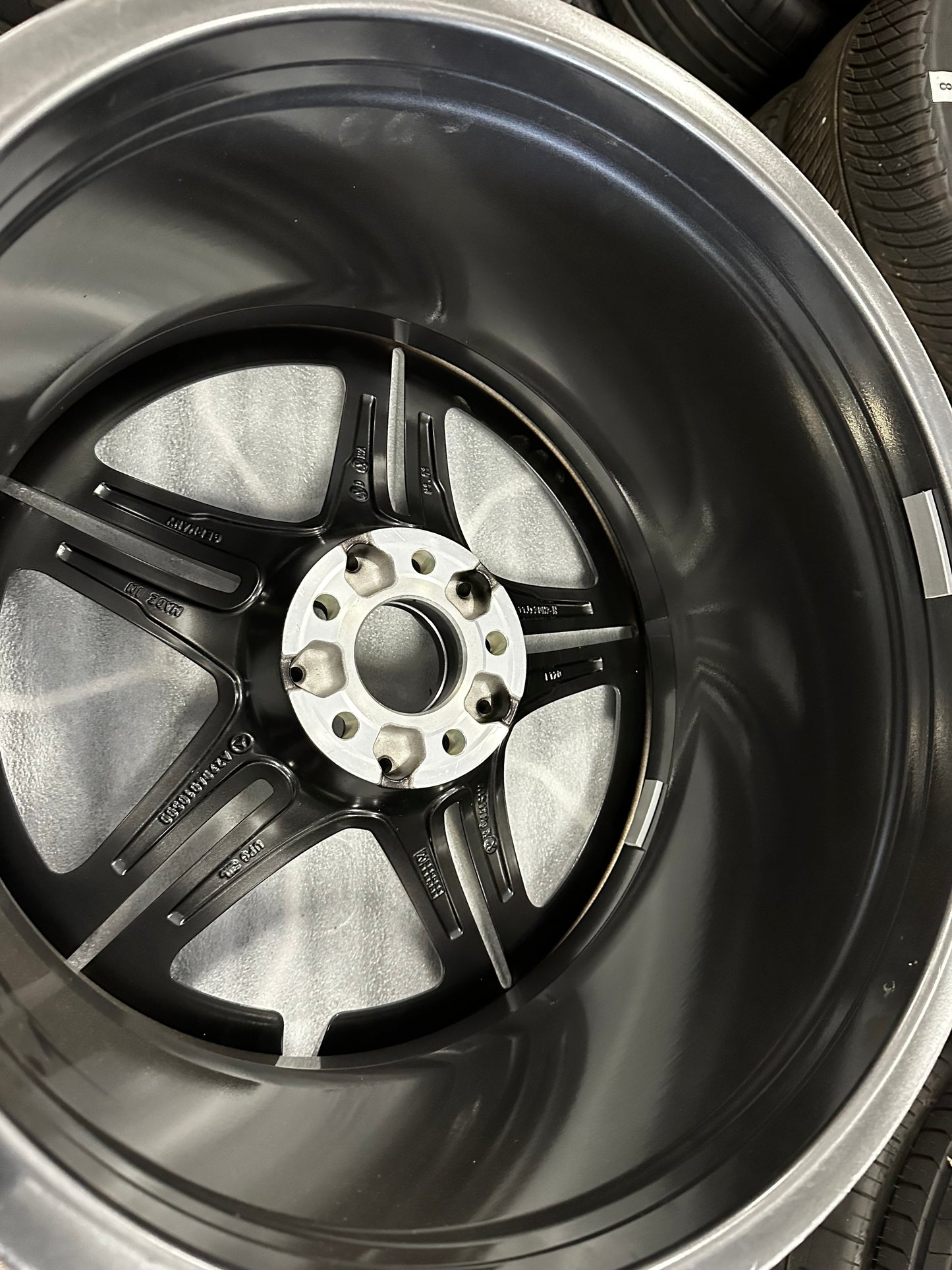 Оригинални Mercedes AMG GT 4 Door W290 20 Zoll Мерцедес AMG GT Алуминиеви джанти 20 цола A2904010400 A2904010500