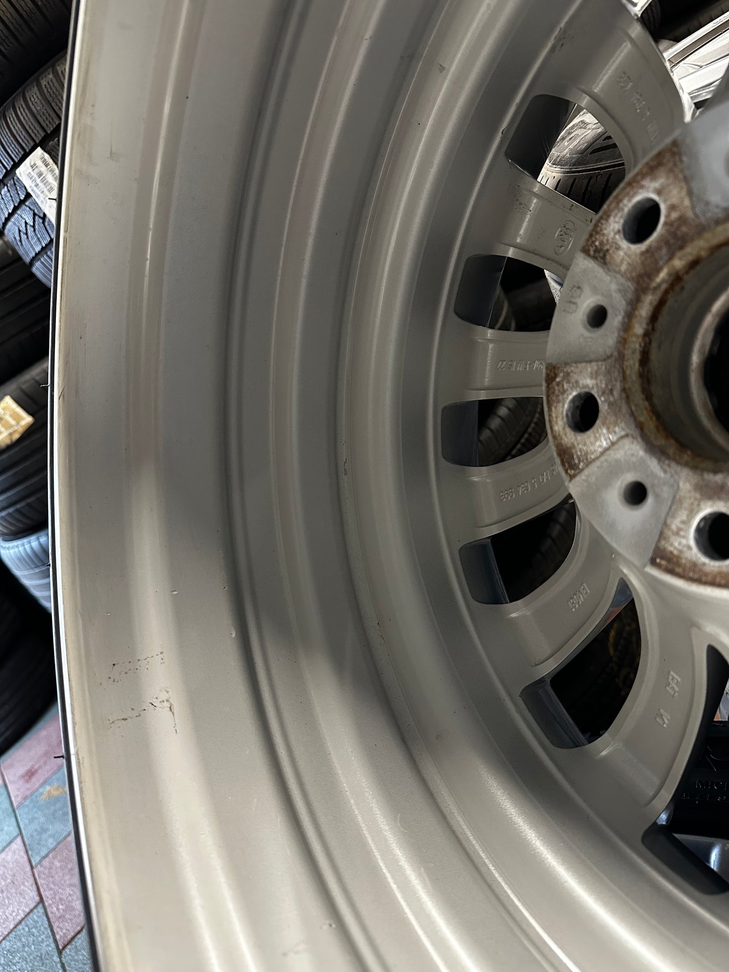 Оригинал BMW Gepanzert 7er F01 F02 PAX 245 710 R490 AC Бмв 7-ма серия Ф01 Ф02 Бронирана 245 710 Р490 АЦ PAX зимен комплект зимни гуми