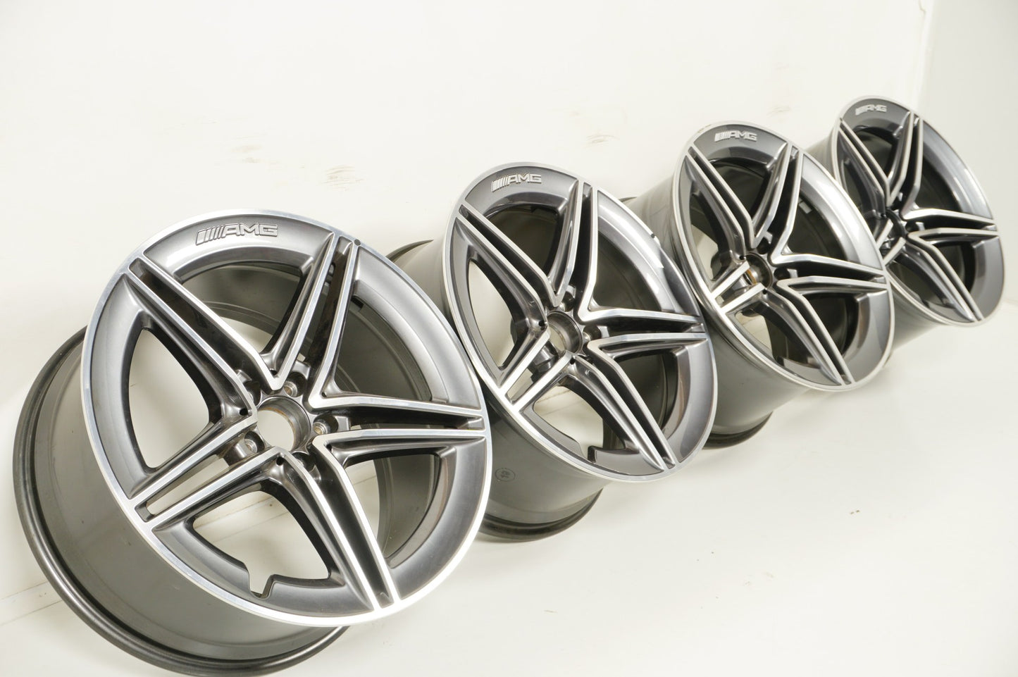 Оригинални Mercedes AMG GT 4 Door W290 Мерцедес AMG GT Алуминиеви джанти 20 цола  A2904010400 A2904010500
